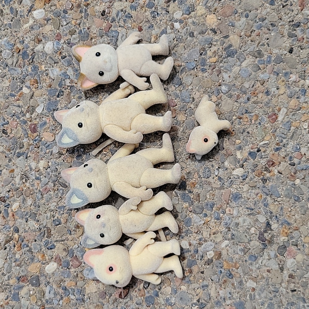 Calico critters calico cat family